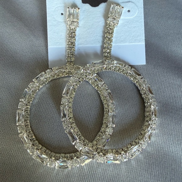Elegant Silver cubic zirconia, baguette Hoop Earrings - Picture 9 of 9